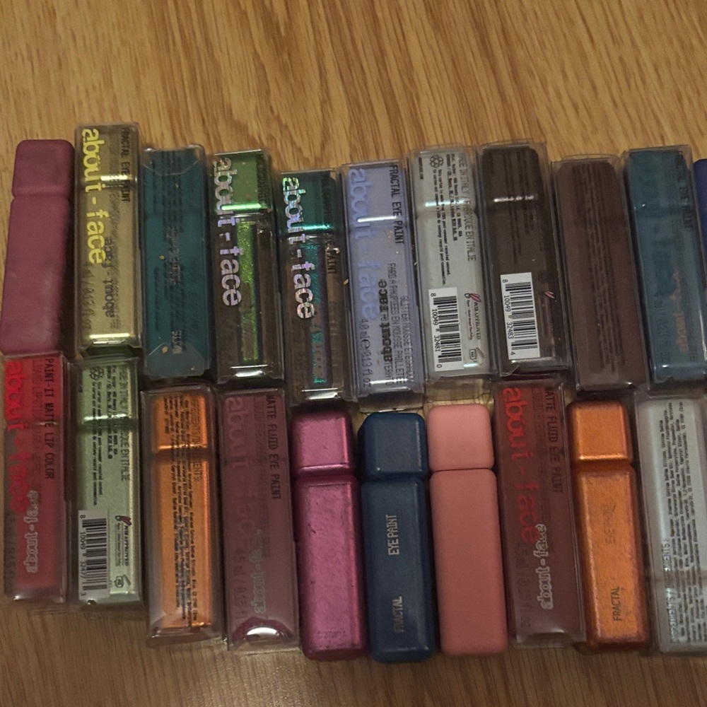 Eyeshadow Palette - Vibrant Collection